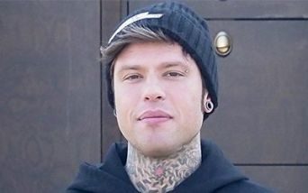 Fedez denuncia: mancano enzimi pancreatici (anche per fibrosi cistica)